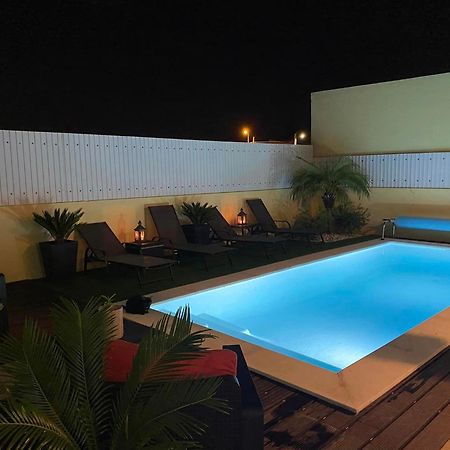 Zion Guest House Almada Bagian luar foto