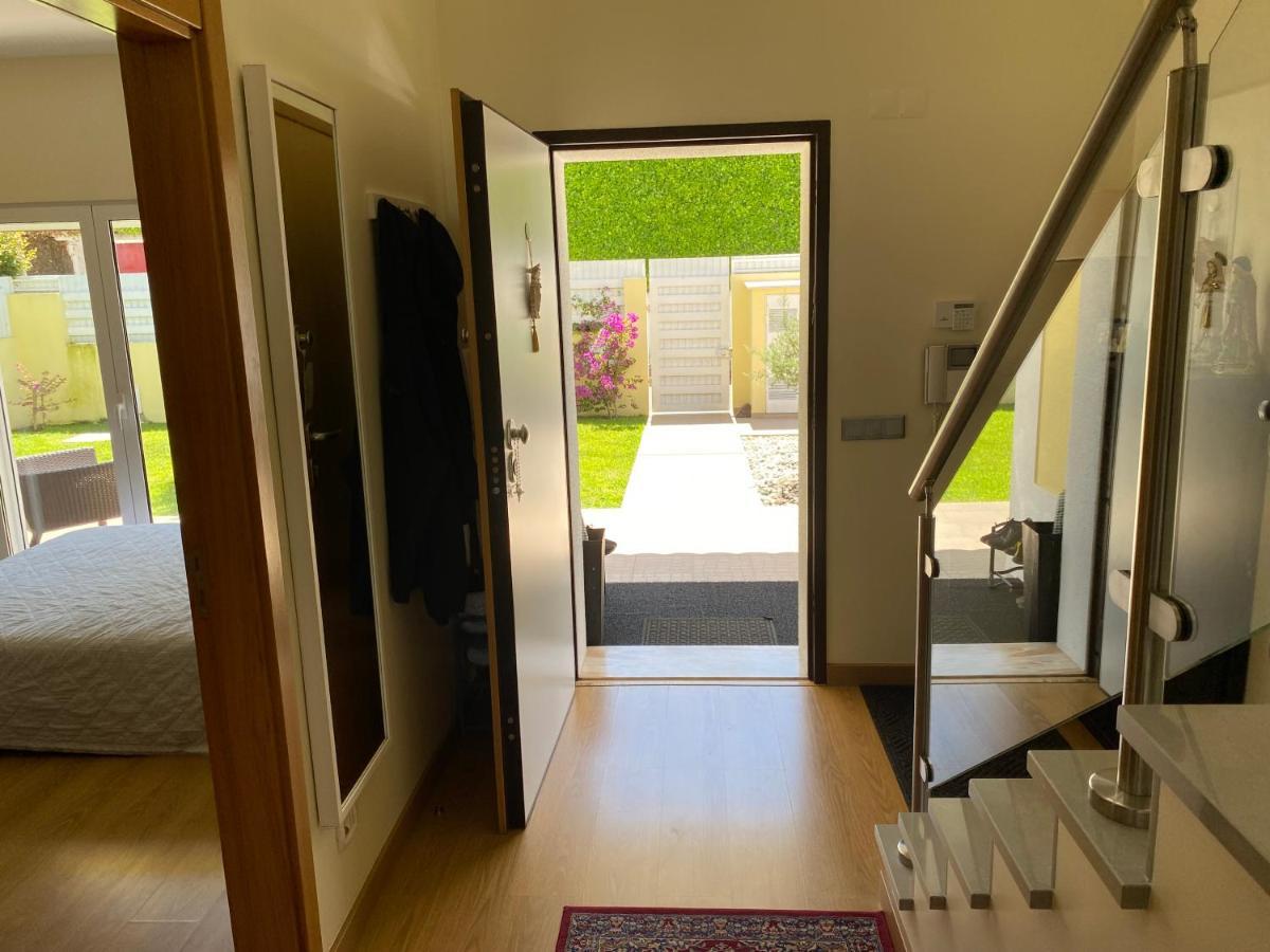 Zion Guest House Almada Bagian luar foto
