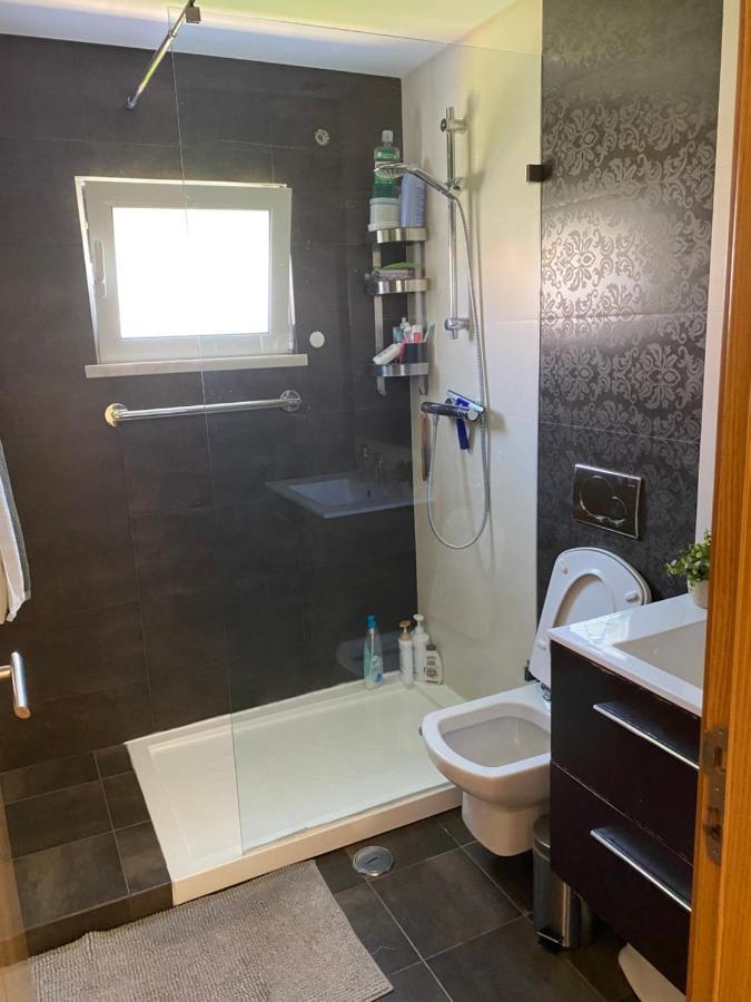 Zion Guest House Almada Bagian luar foto