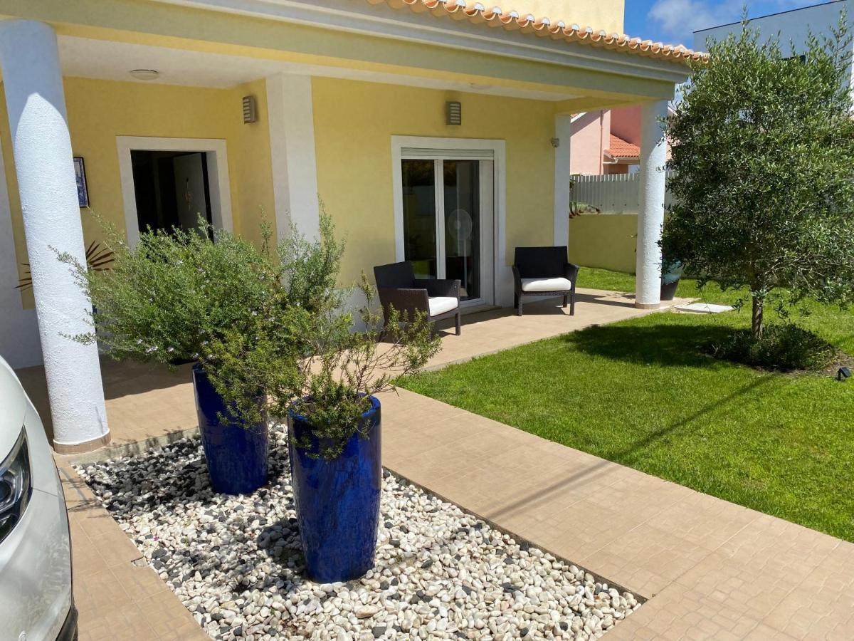 Zion Guest House Almada Bagian luar foto