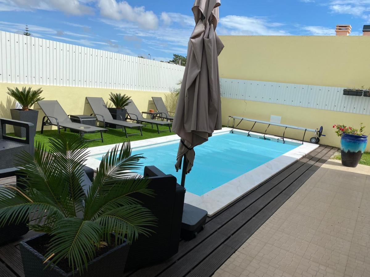 Zion Guest House Almada Bagian luar foto