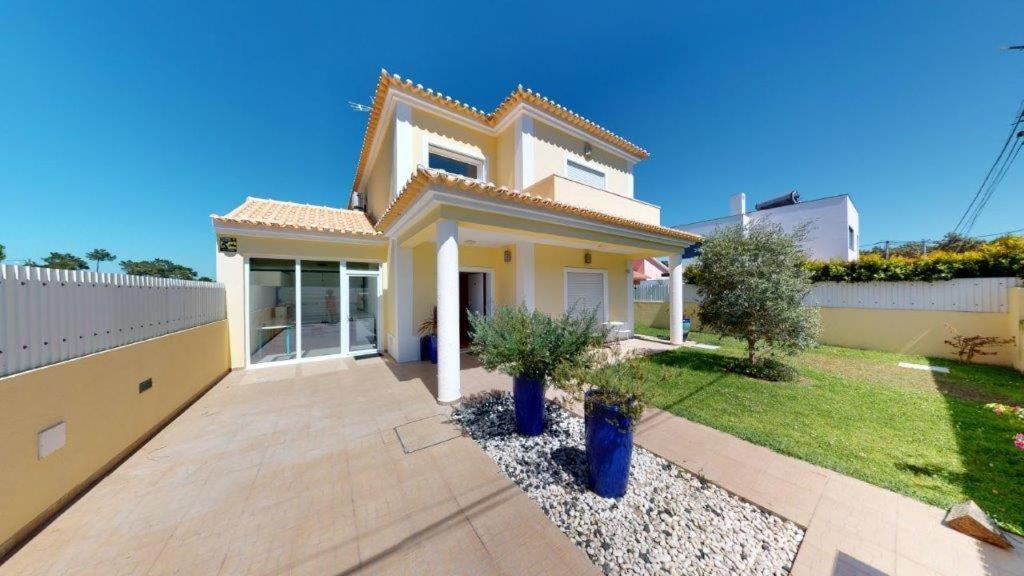 Zion Guest House Almada Bagian luar foto