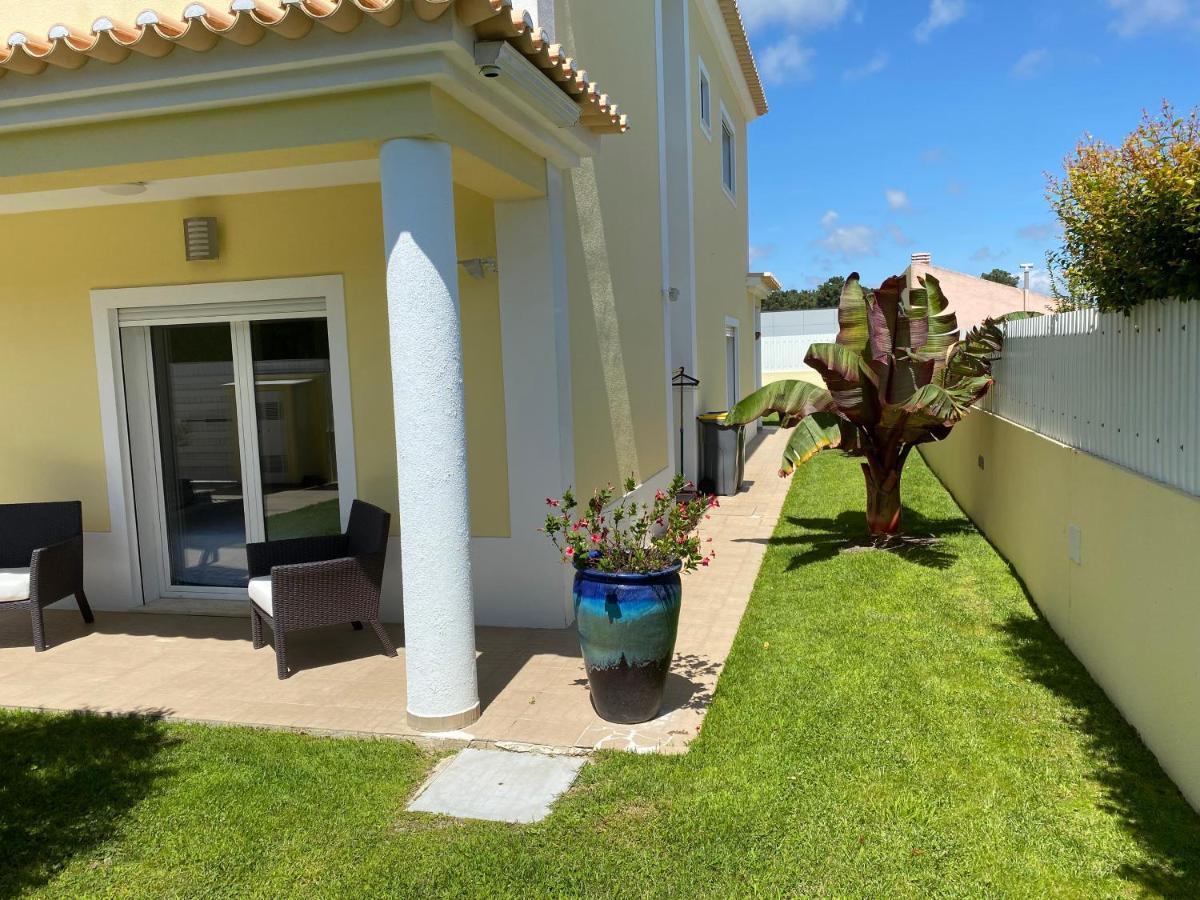 Zion Guest House Almada Bagian luar foto