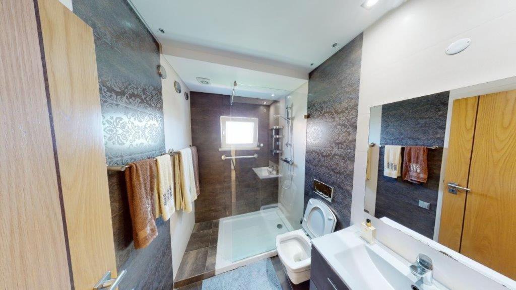 Zion Guest House Almada Bagian luar foto