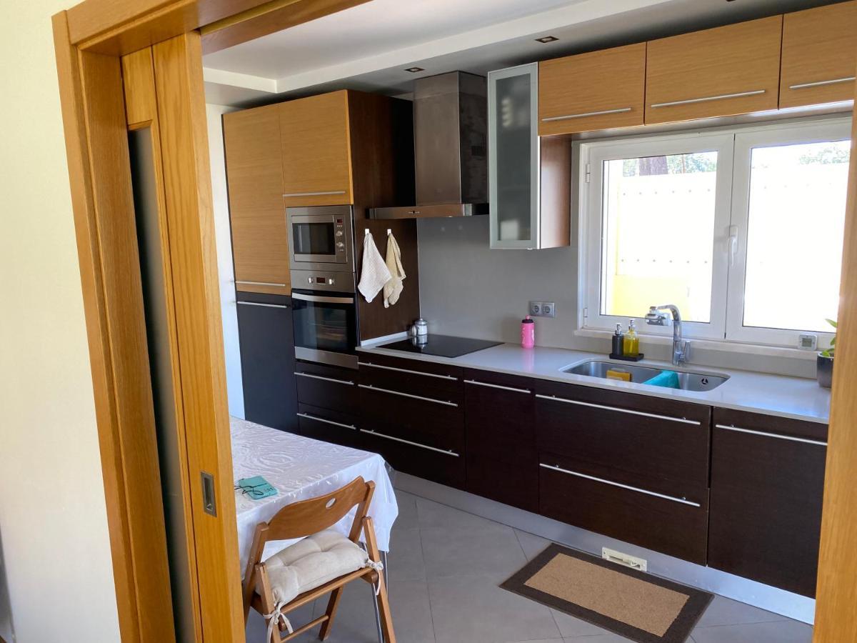 Zion Guest House Almada Bagian luar foto