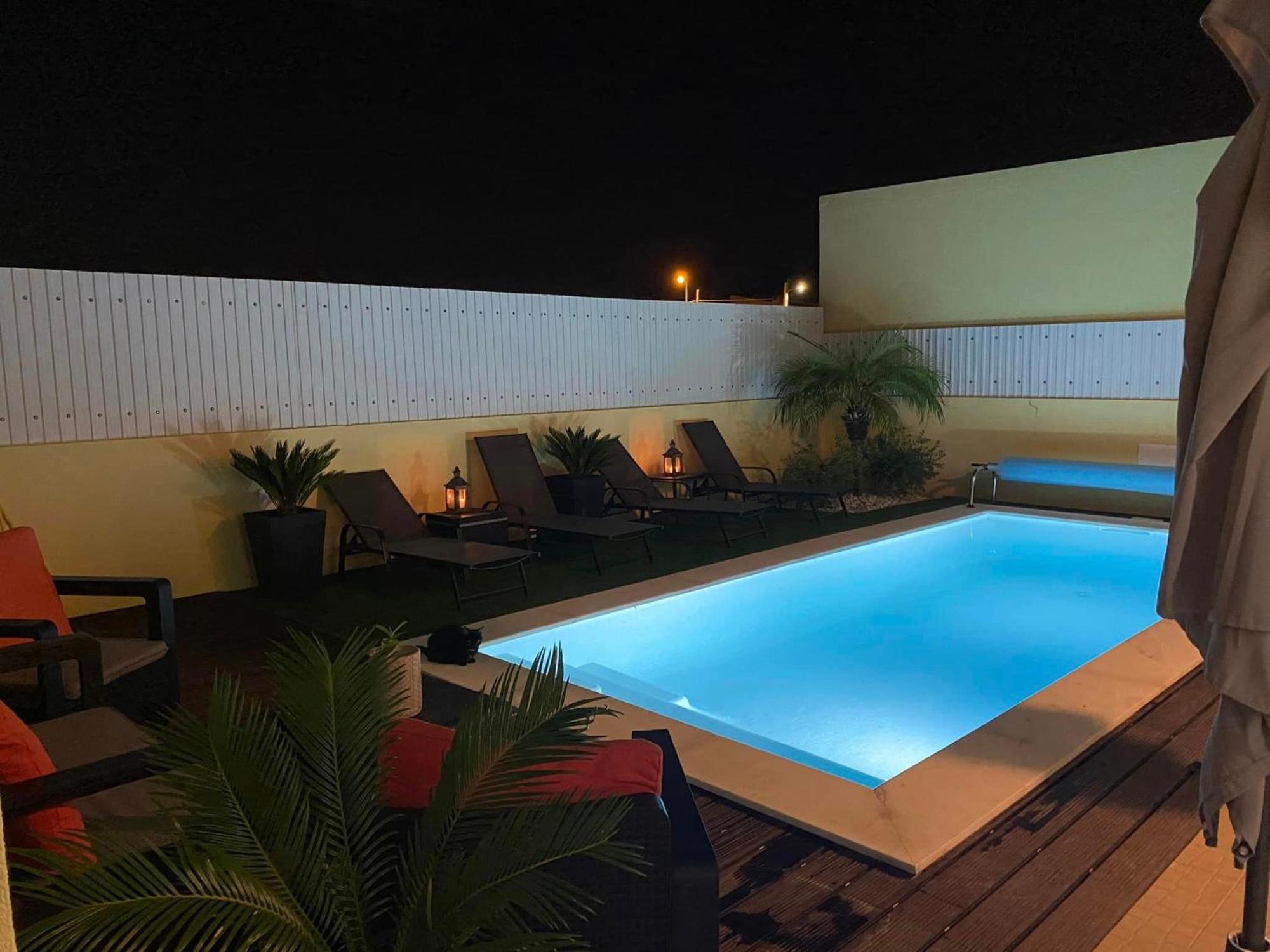 Zion Guest House Almada Bagian luar foto