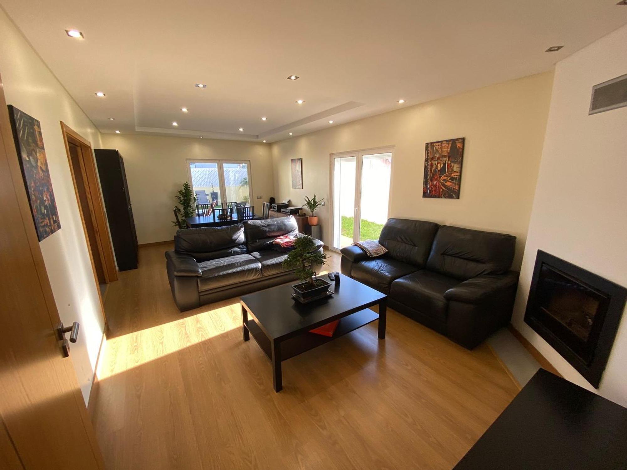 Zion Guest House Almada Bagian luar foto