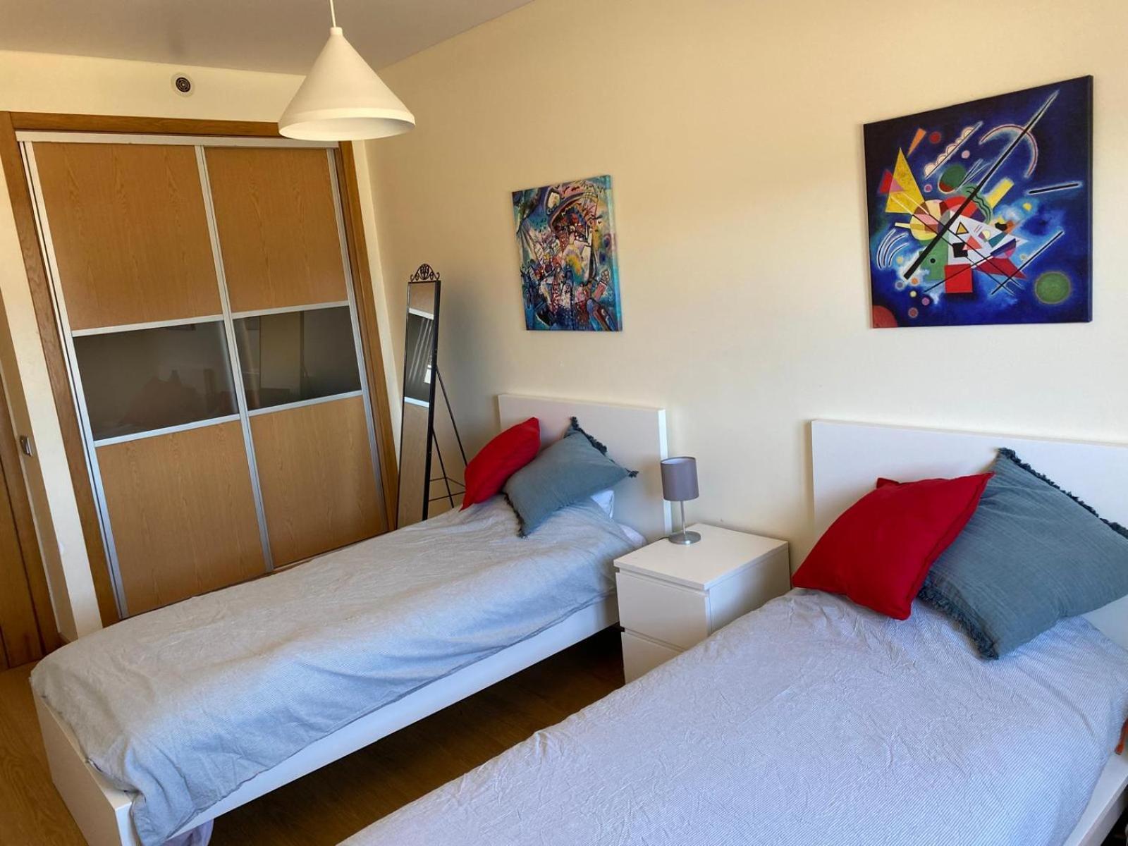 Zion Guest House Almada Bagian luar foto