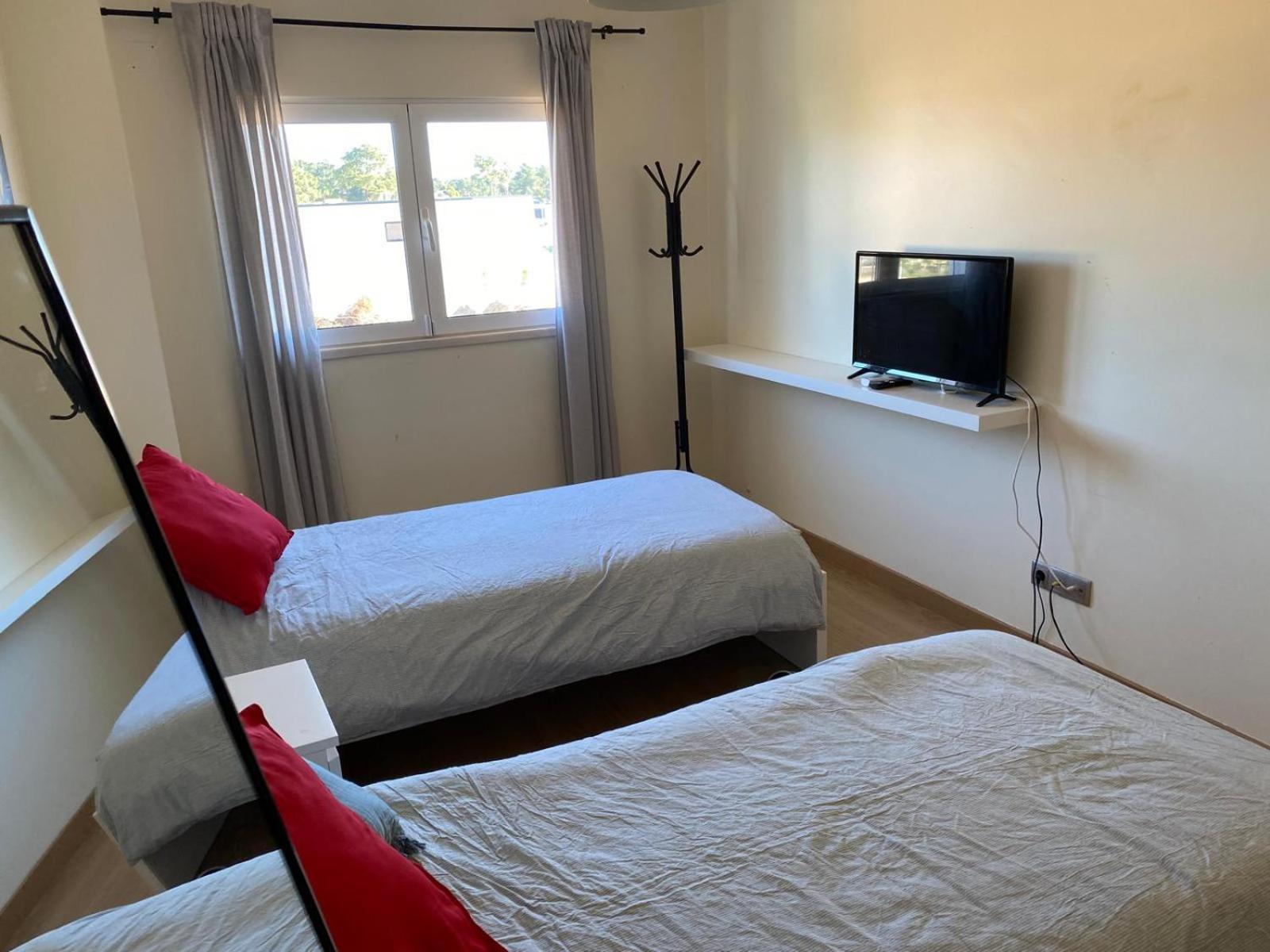 Zion Guest House Almada Bagian luar foto